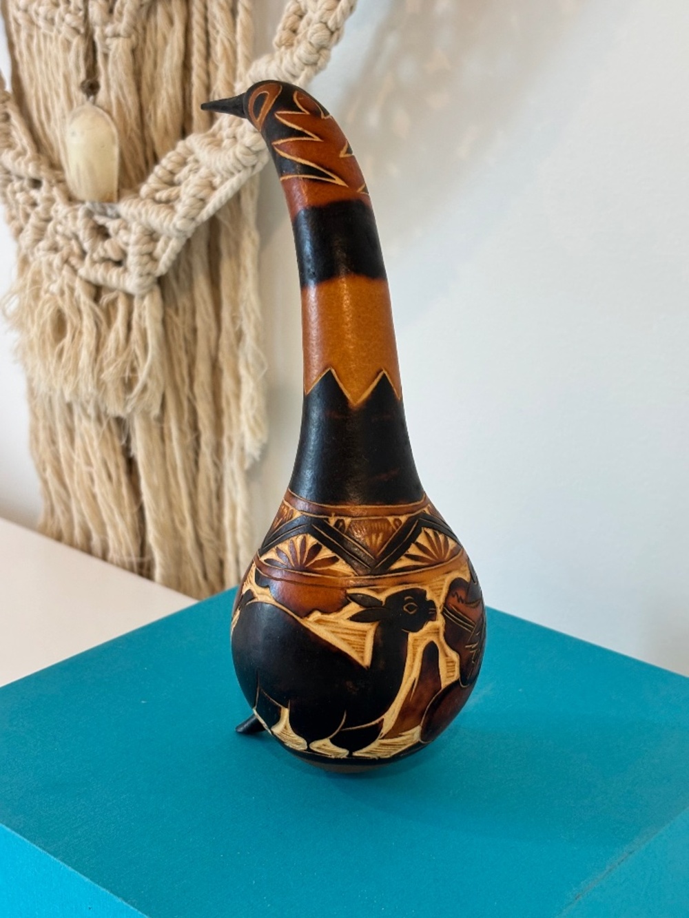 Vintage Peruvian gourd bird hand carved & painted traditional folk art 8" tall - Picture 3 of 8